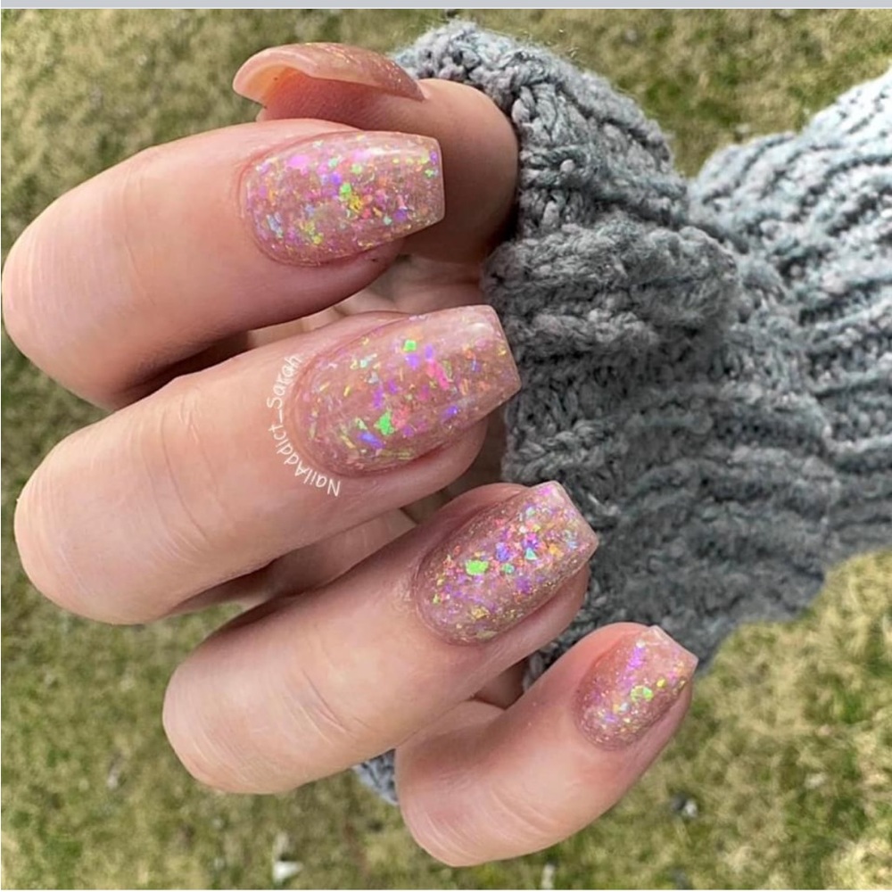 Sparkle & Co Nail Dip Powder Polish in shade Nude Opal